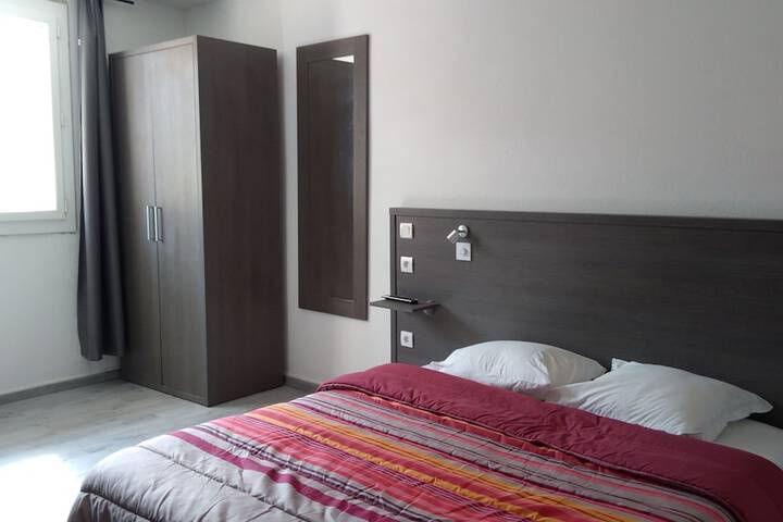 Room 3 of 67