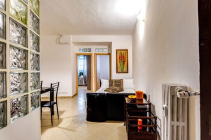 Room 9 of 25
