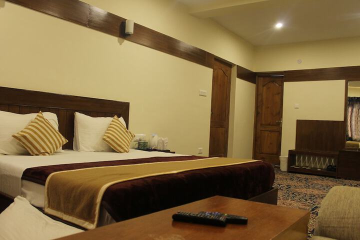 Room 13 of 78