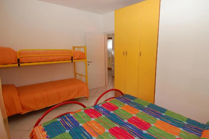 Room 3 of 9