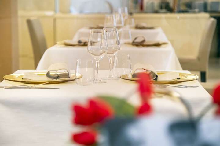 Dining 49 of 71