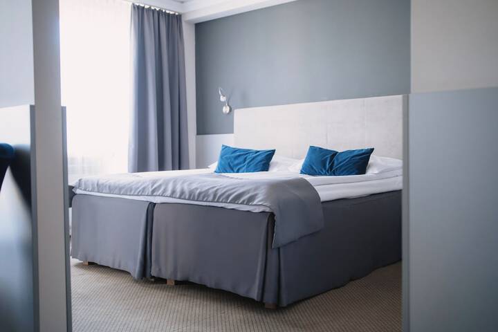 Room 28 of 66