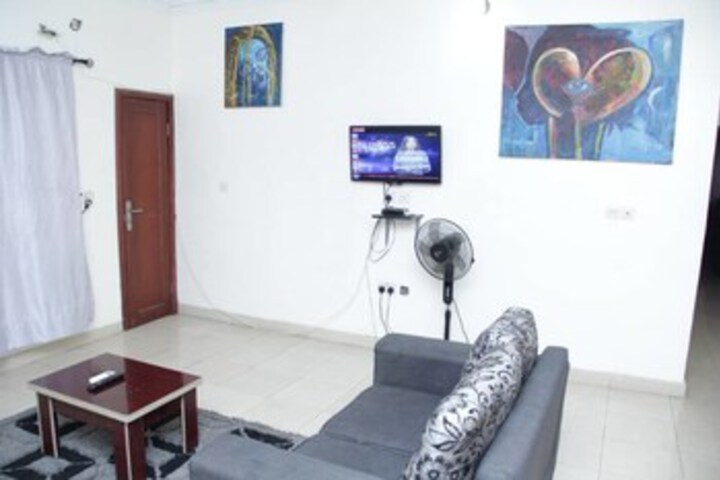 Room 8 of 28