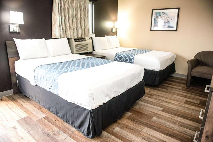 2 Double Beds (2 of 5)