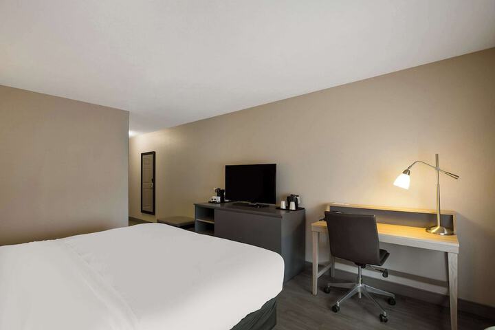 Room 12 of 72