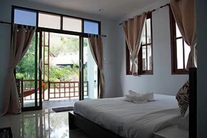 Room 16 of 50