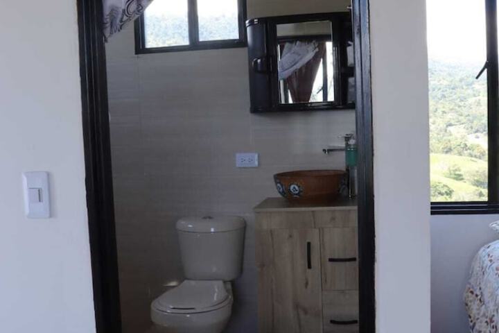 Room 4 of 25