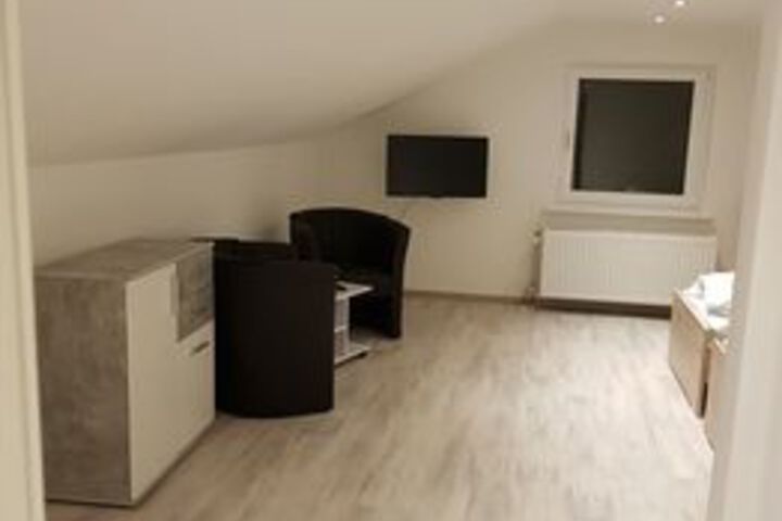 Room 9 of 15