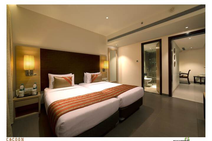 Room 7 of 18