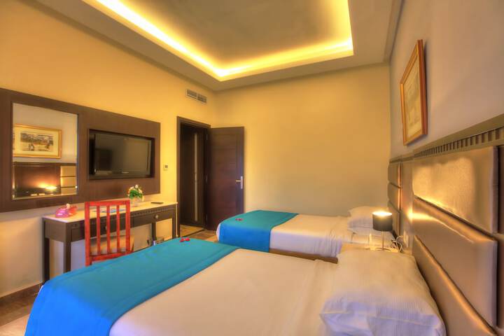 Room 16 of 106