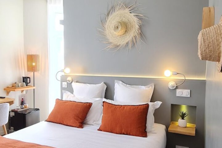 Room 30 of 208