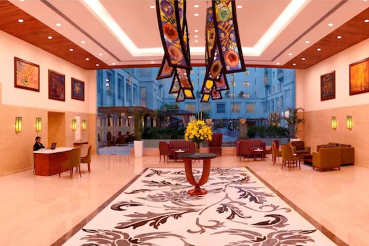Entrance & Lobby