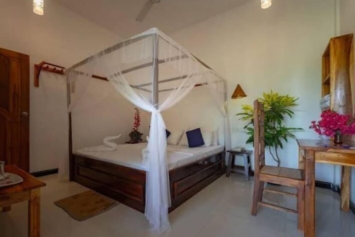 Room 8 of 31