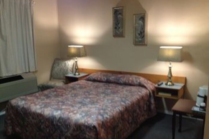 Room 14 of 33