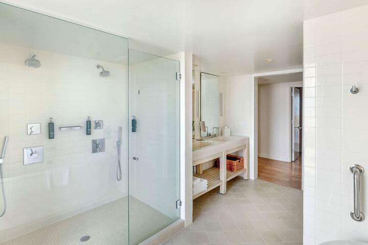 Bathroom shower