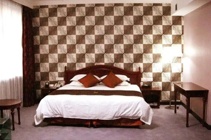 Room 3 of 14