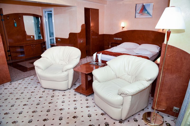 Room 15 of 27