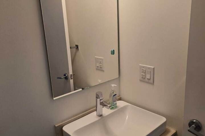 Room 243 of 273