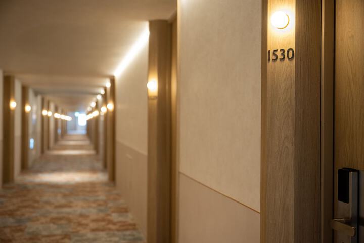 Ballroom/Hall 187 of 200
