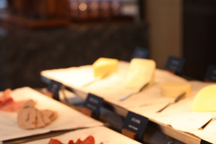 Dining 84 of 132