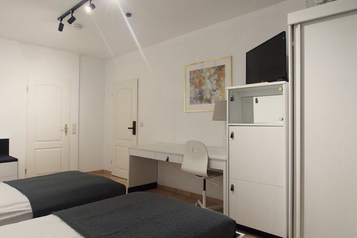 Room 46 of 136