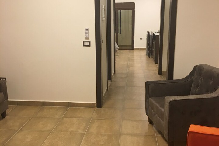 Room 4 of 16