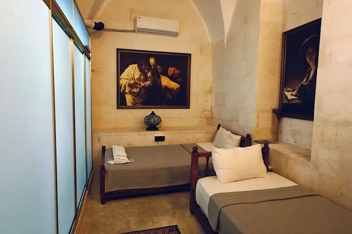 Room 28 of 88