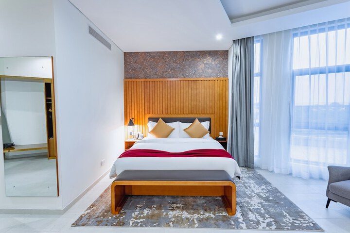 Room 14 of 33