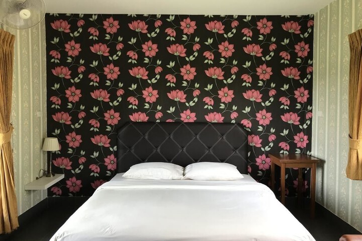 Room 7 of 72