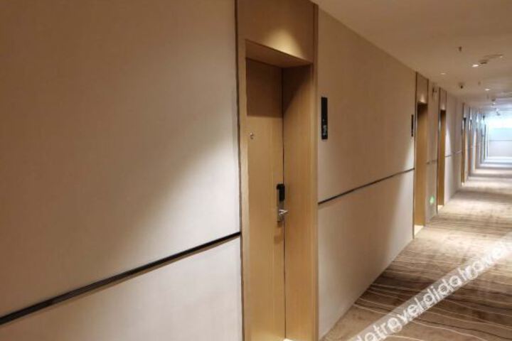 Hotel Interior 6 of 18
