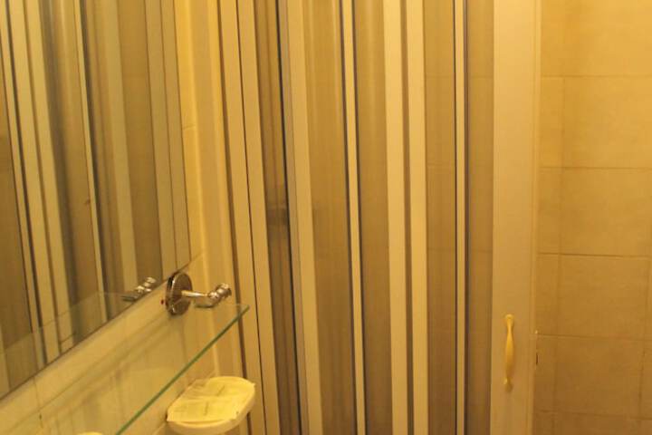 Room 65 of 83
