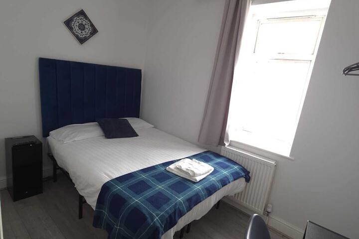 Room 18 of 117