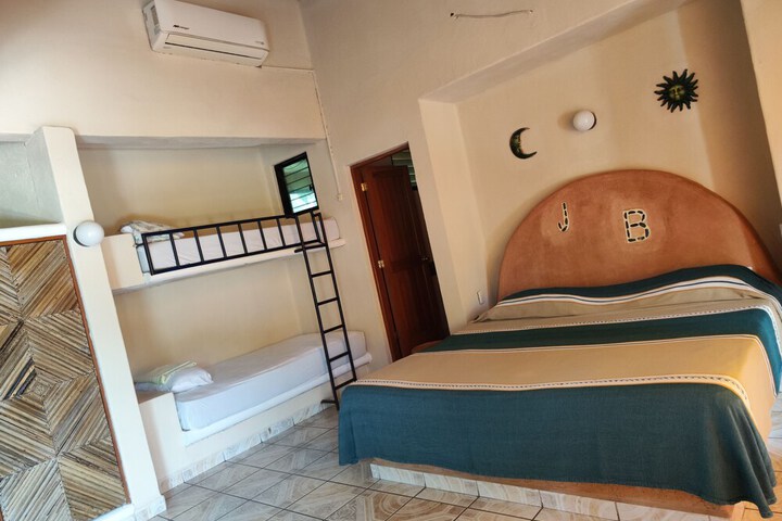 Room 26 of 76