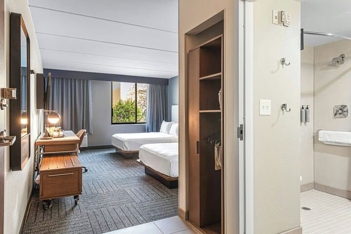 Room 35 of 72