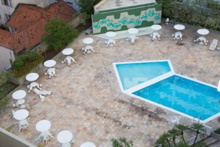 Pool 20 of 21