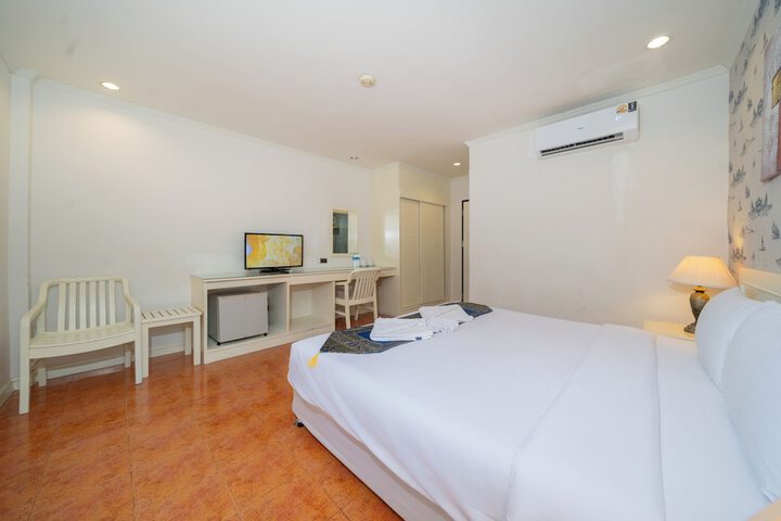 Room 40 of 147