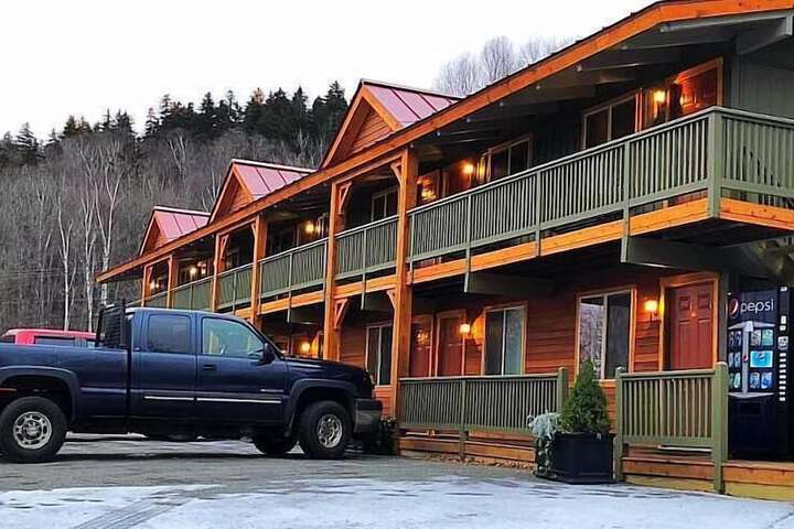 Hotel Exterior 26 of 26