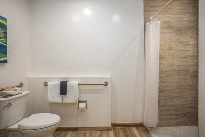 Room 30 of 46