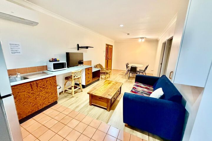 Room 11 of 28