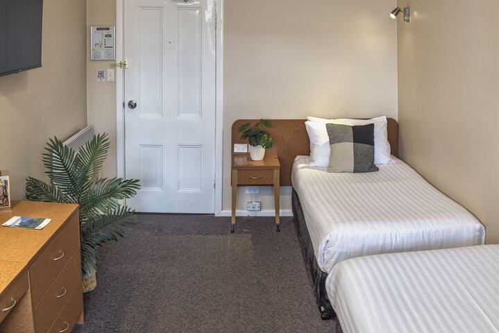 Room 6 of 57