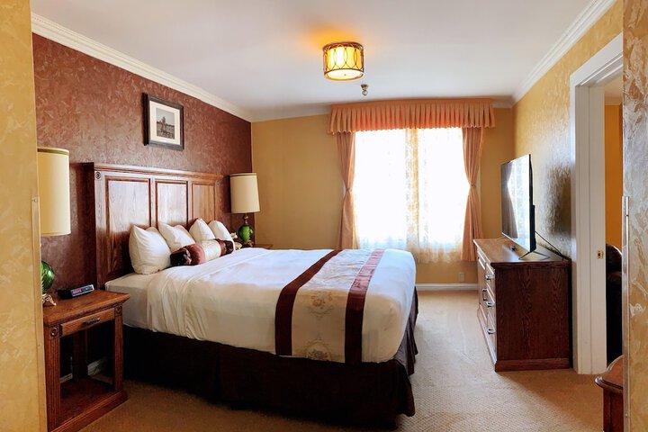 Room 12 of 76
