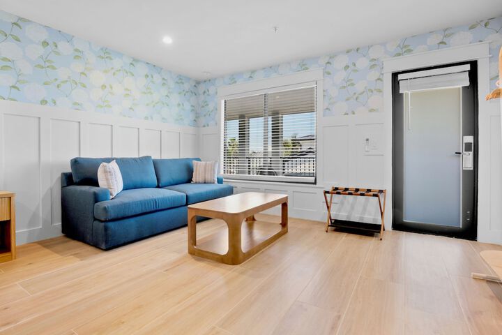 Room 43 of 64