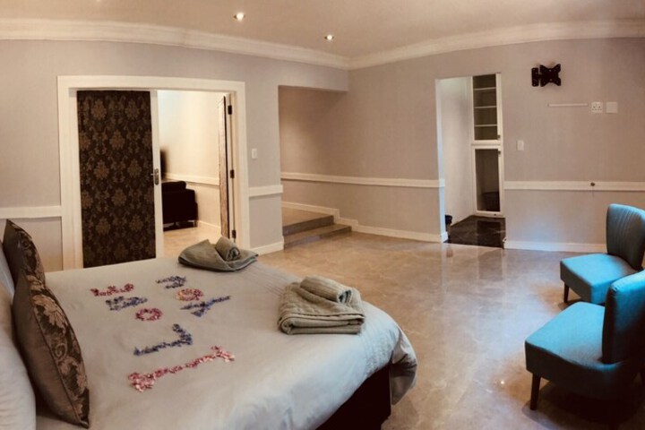 Room 5 of 86