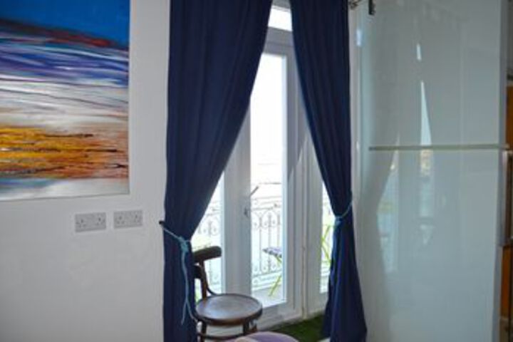 Room 10 of 26