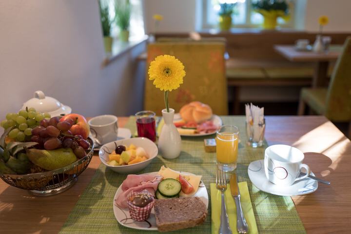 Breakfast/Coffee Service 3 of 52