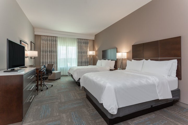 2 Queen Beds (4 of 11)