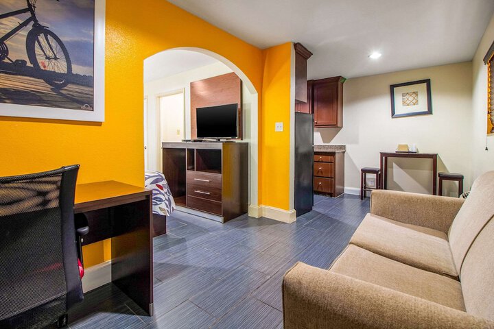 Room 14 of 42