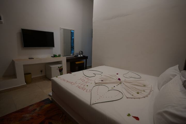 Room 35 of 76