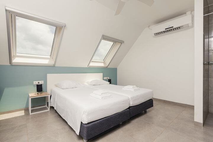 Room 12 of 81