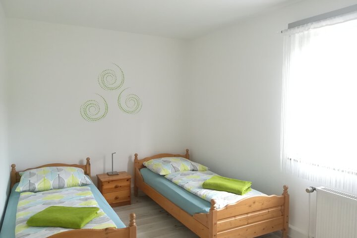 Room 2 of 5